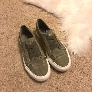 Blowfish Malibu Olive Slip on Shoes Size 7